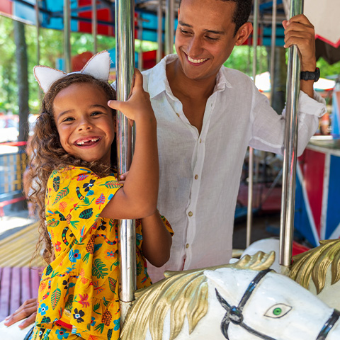father_and_daughter_on_carousel